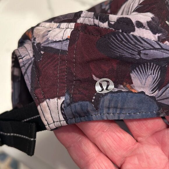 Lululemon Athleta Hat - Picture 4 of 5